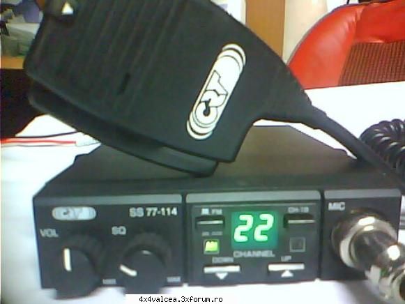 vand statie radio- crt plus antena magnetica 60cm statia este noua ,are tot kitul montajo vand sau