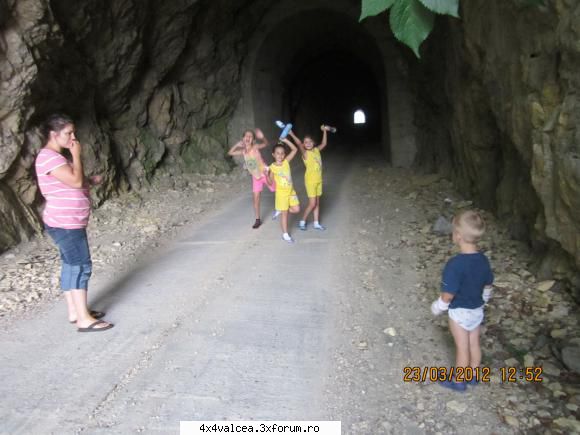 maine pun poze asta zi nu am avut timp de prichindei buila    22-07-2012