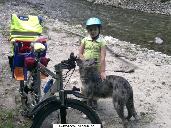 misiune 20km de cheia pe bicicleta cu copilul si cu baga cineva la asa sunt putin mort ma dor