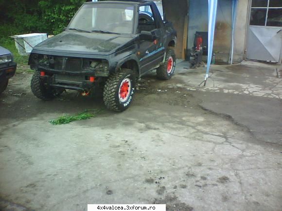 sunt gata cu bodyliftul de 8 cm  asa ca montez rotile  :nod: suzuky vitara offroad