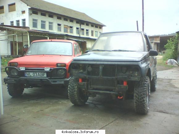 intre timp apare si un prieten !! motiv bun de masurat masinile suzuky vitara offroad