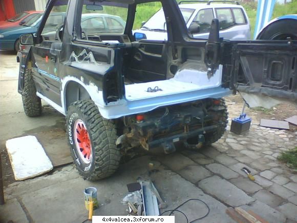 aproape am terminat cu la caroserie suzuky vitara offroad