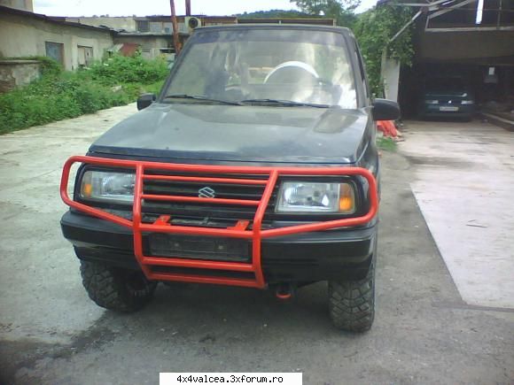 eu zic .arata betonnnn :nod: suzuky vitara offroad