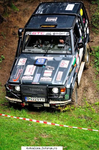 Toyota LJ 70 - Detin o toyota lj 70 din 1989 motor 2,4 td de 86 - PREZENTARE MASINI