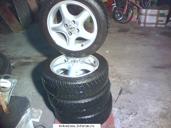 Vand jante OPEL R15 - locatie RM.VALCEA pret 250 euro tel - DE VANZARE