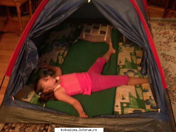 giulia cu cortul in casa :zzz: asa vad eu natura