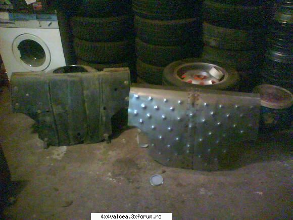 dupa cateva ore de lupta cu bucata de tabla de inox scutul incepe sa prinda forma scut motor land