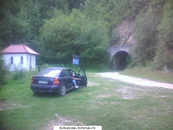 alex ne-a parasit mai devreme si dupa ce ne-am adunat am hotara sa facem un mic offroad pana la